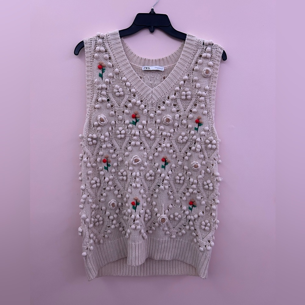 Zara knit vest, decorative, size medium